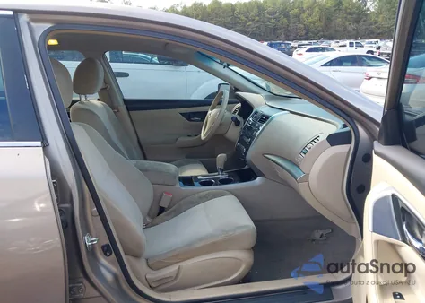 2013 Nissan Altima 2.5 S z USA, uszkodzony, nr VIN 1N4AL3AP6DN460173